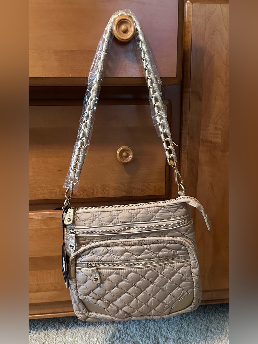 NWOT BC GOLD PUFFER BAG W/WRAPPED HANDLE